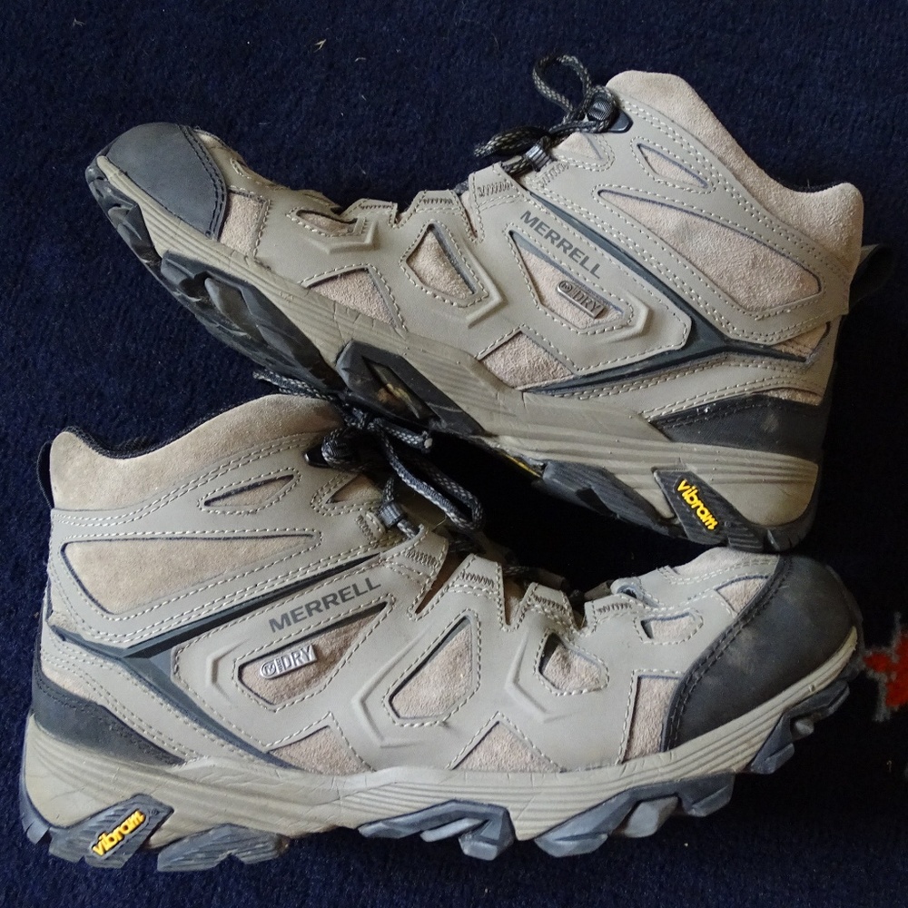 Merrell Men's Moab Mid Waterproof Hiking Boot 11W